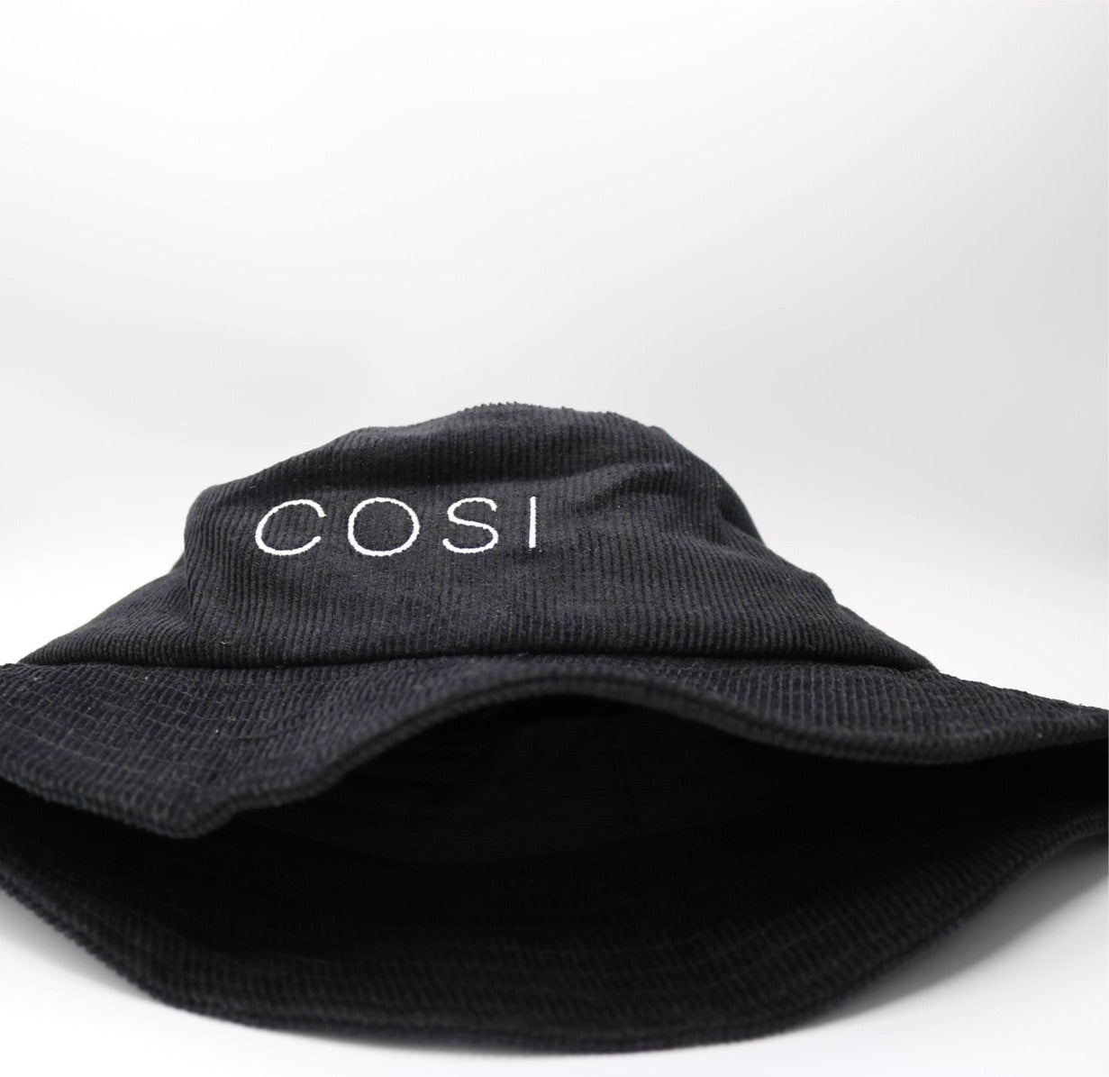 THE BLACK BUCKET HAT - COSI & co.